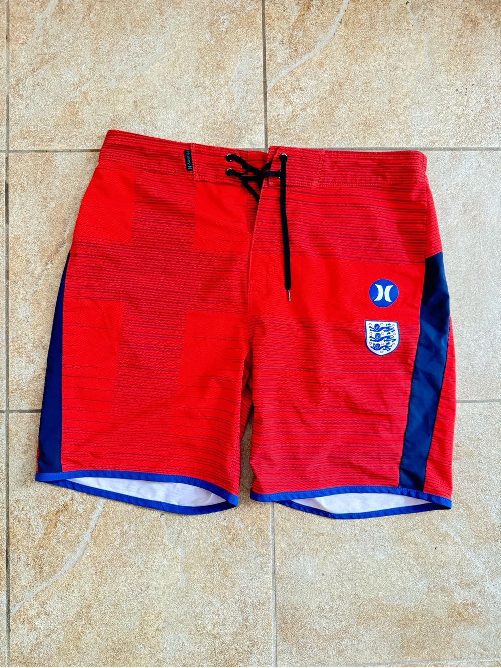 Hurley England National Soccer Team Shorts Men’s Size 30 Red